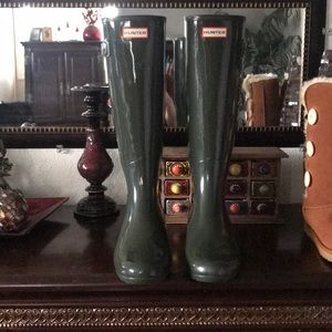 Brand new olive green hunter boots